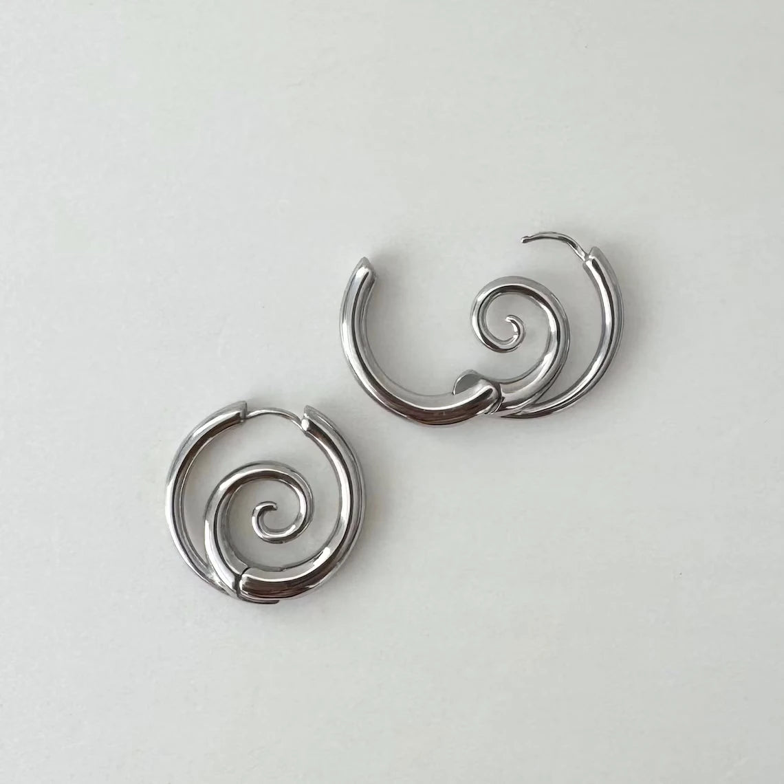 SOFIA | Pendientes de aro en espiral