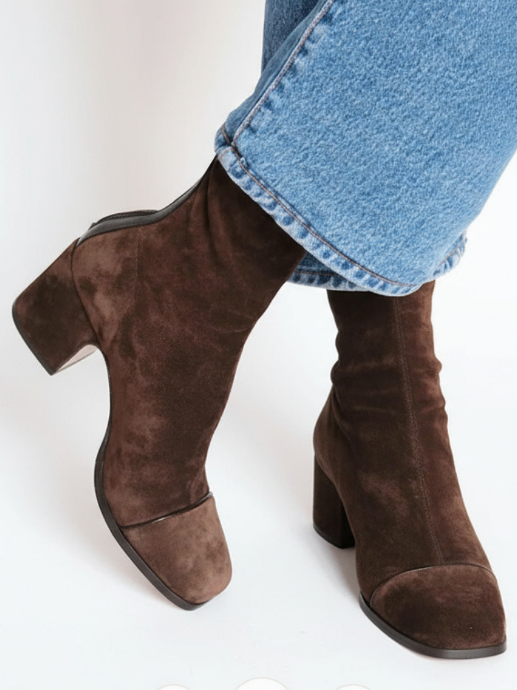 VEGA | Botines de ante con tacón bajo