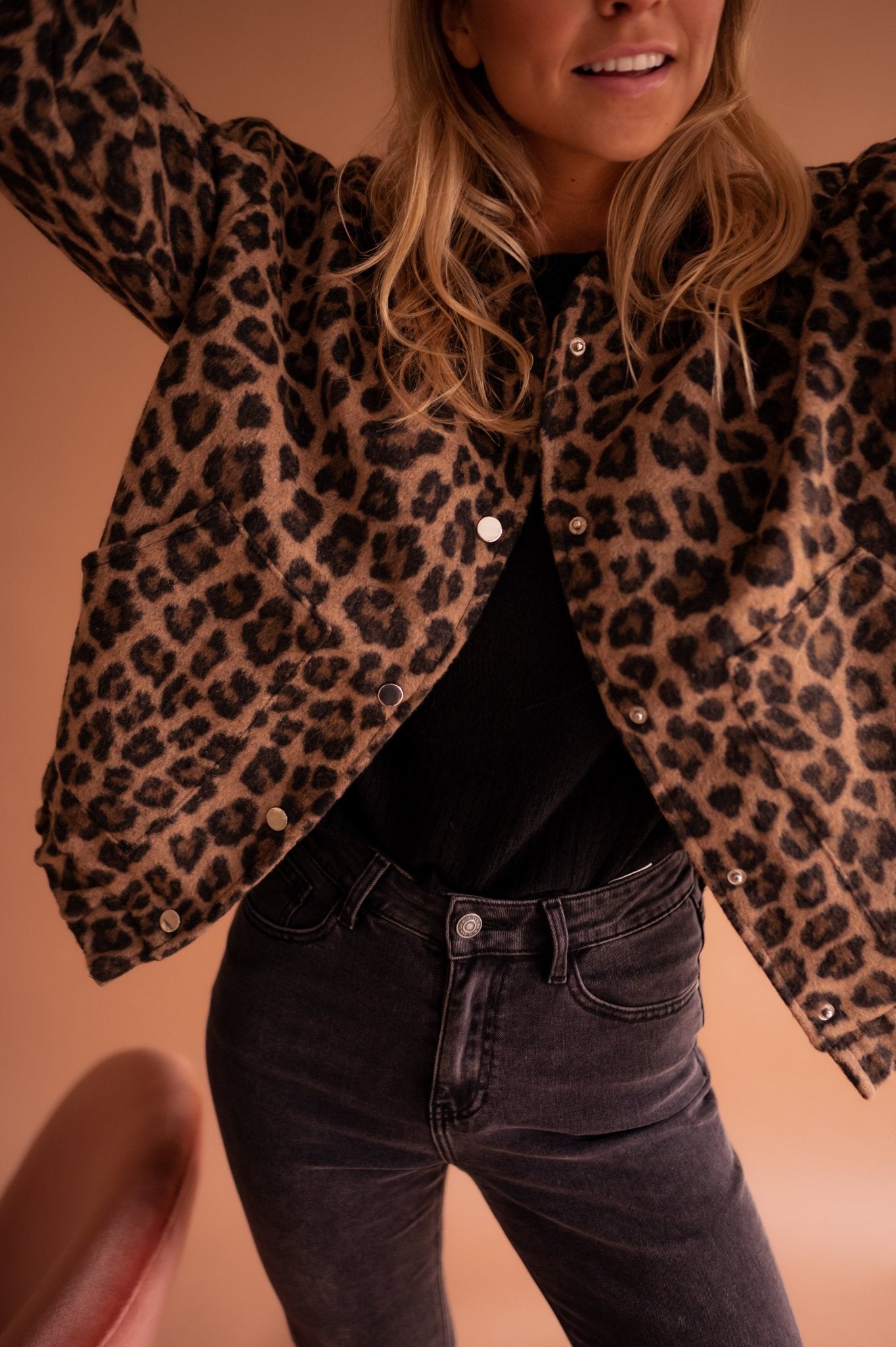 OLIWIA | Chaqueta con estampado de leopardo