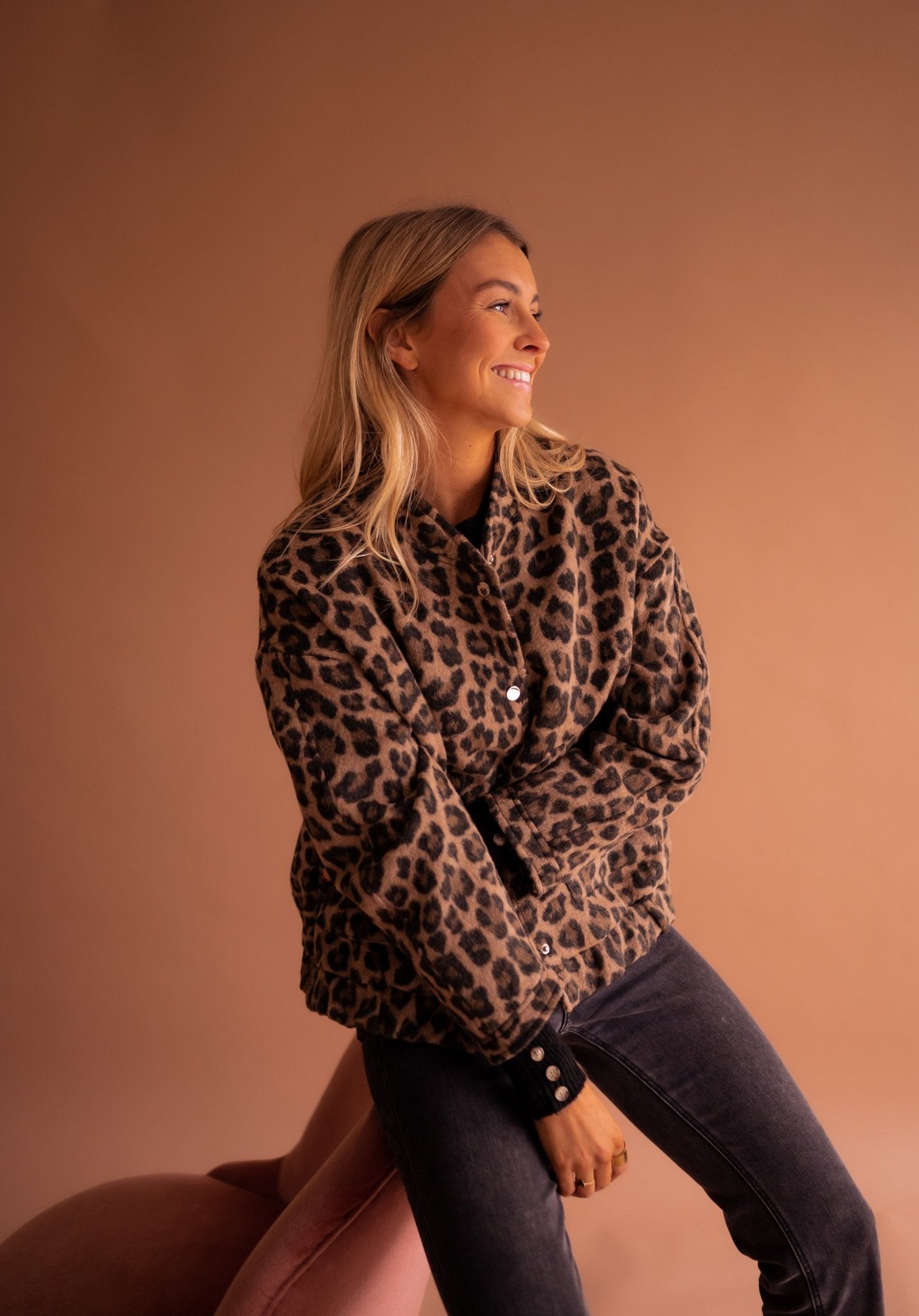 OLIWIA | Chaqueta con estampado de leopardo