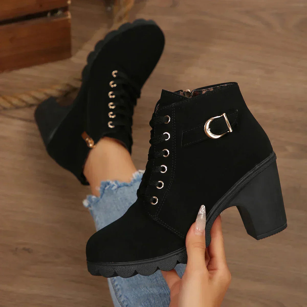 CLAIRE | Botines con tacón ancho